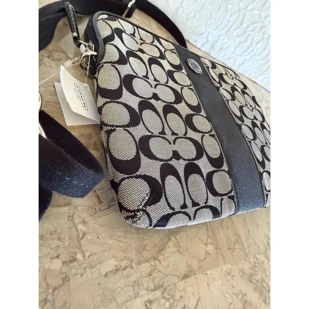 NWT Coach signature striped Tablet crossbody (COACH F63219)